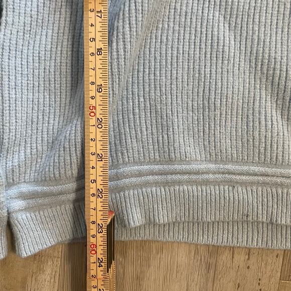 Cyrus light blue, ribbed V-neck sweater size medium - Picture 14 of 15
